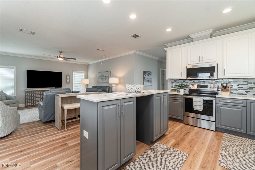 11511 Dogwood LN