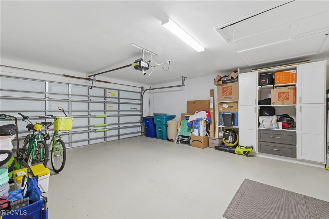 6807 Azalea LN