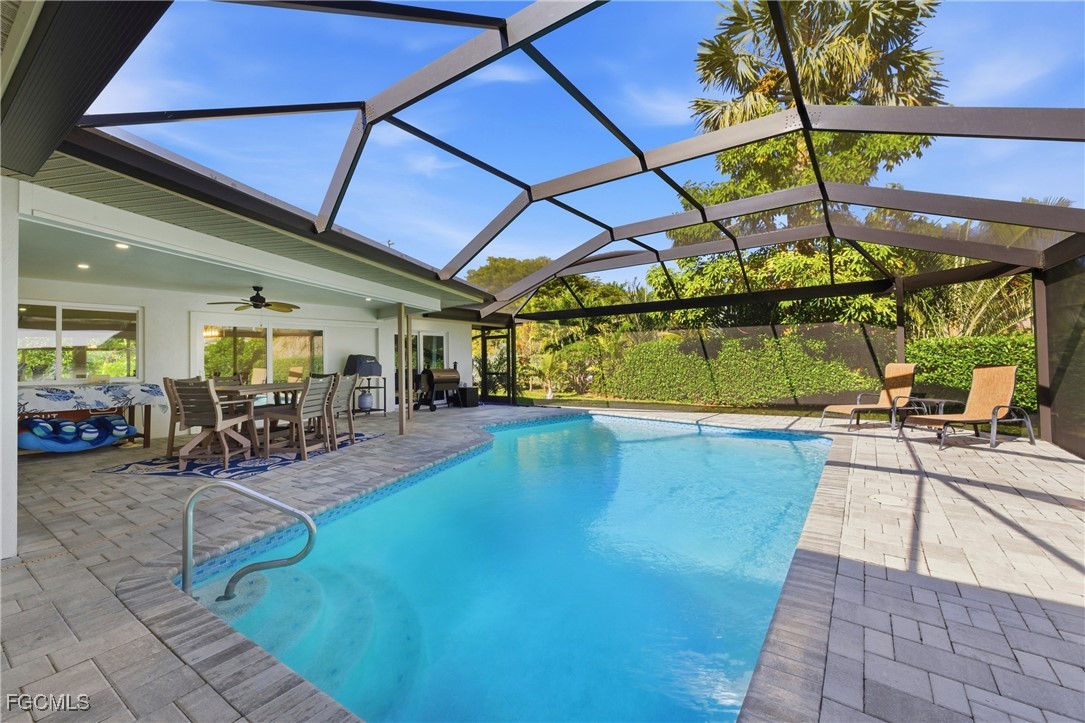 6807 Azalea LN