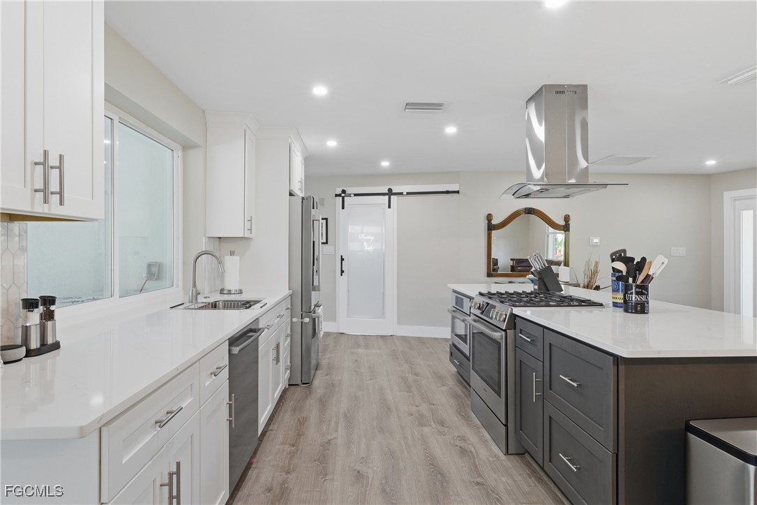 6807 Azalea LN