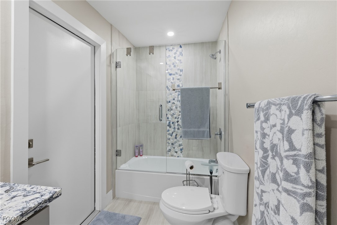 6807 Azalea LN