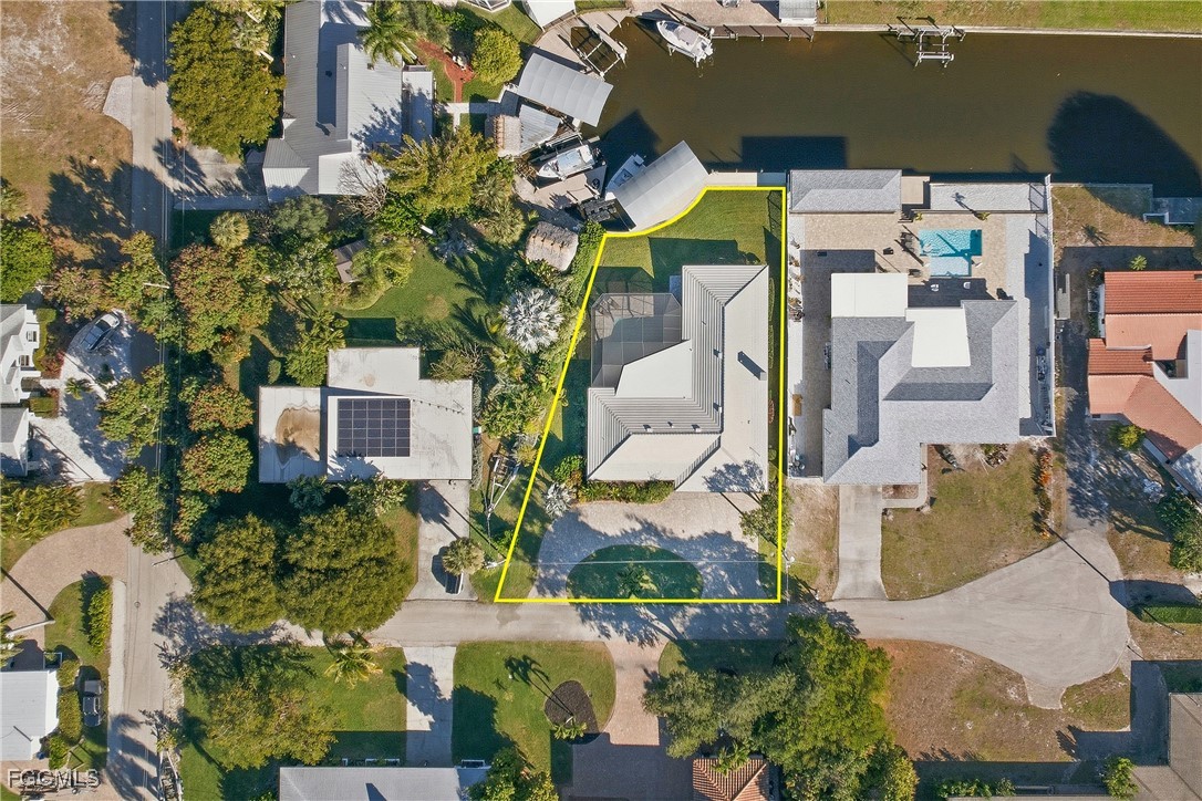 6807 Azalea LN
