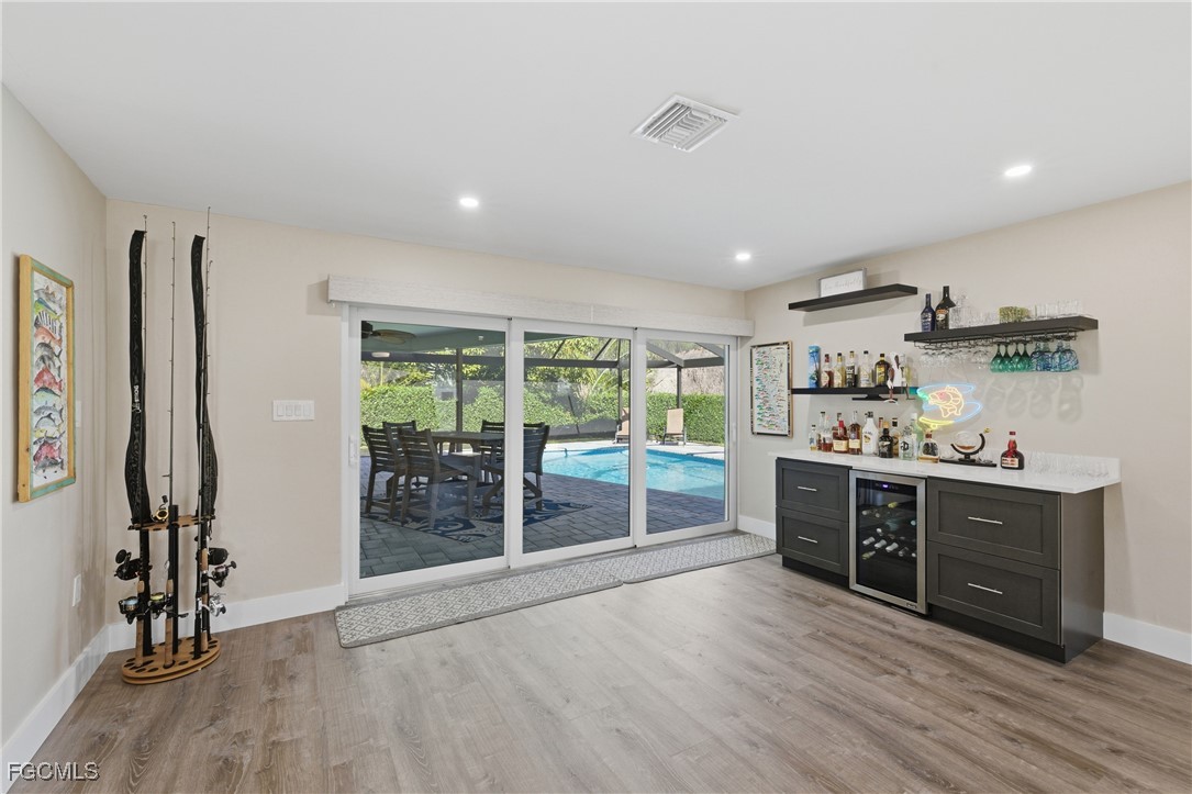 6807 Azalea LN