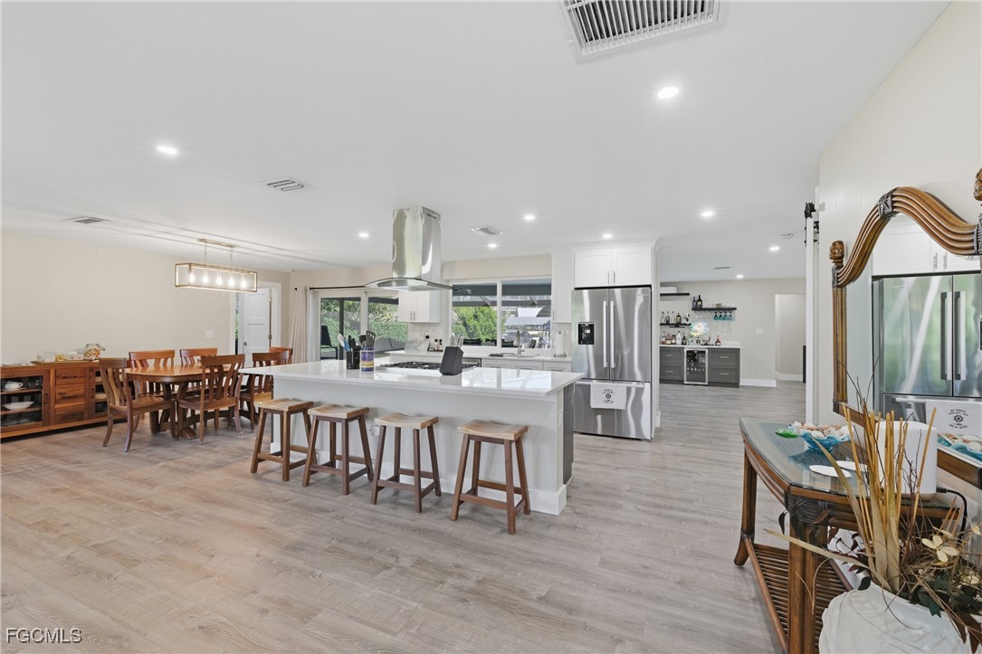6807 Azalea LN