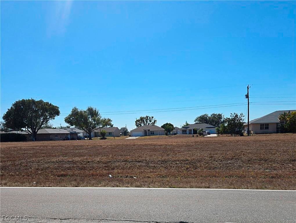 2108 Diplomat PKWY E