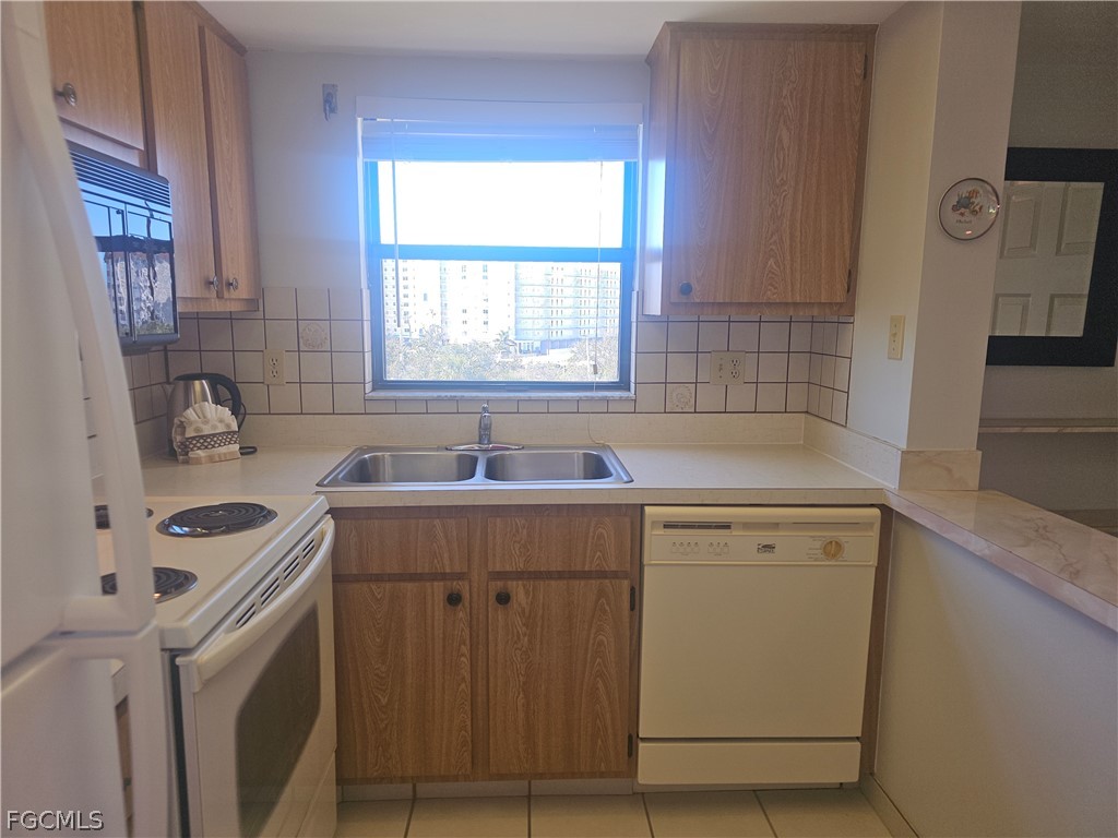 6893 Estero BLVD 446