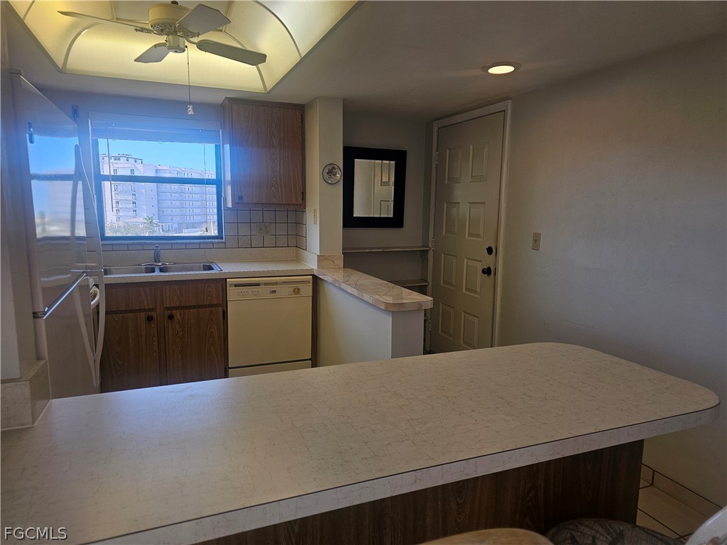 6893 Estero BLVD 446