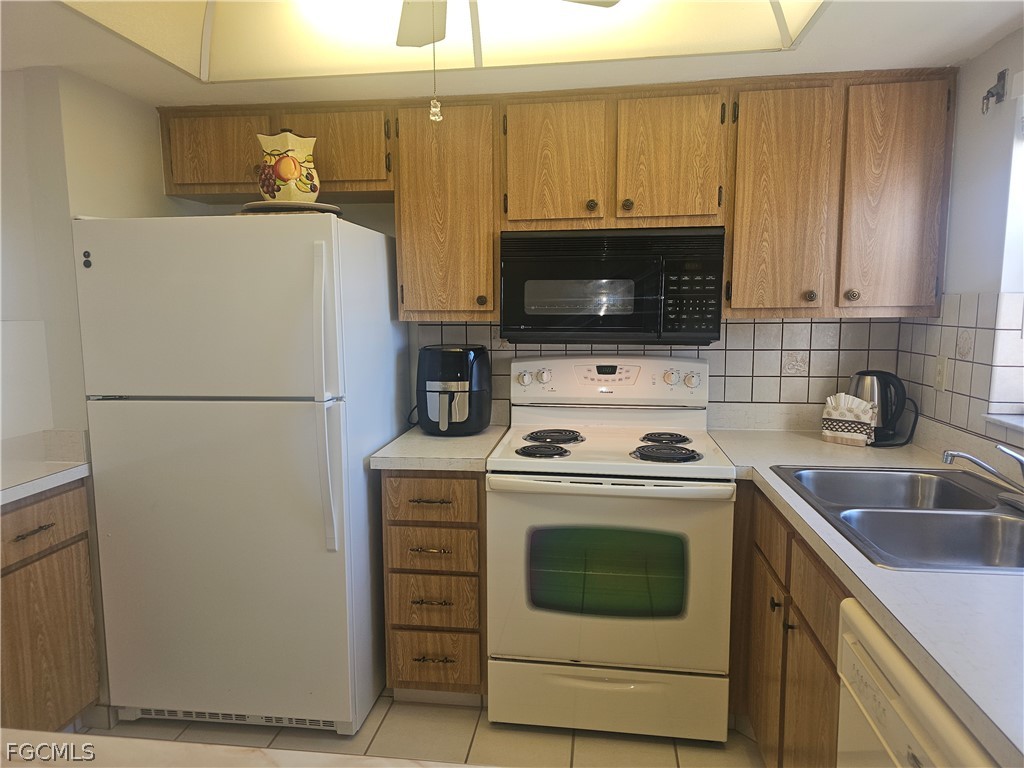 6893 Estero BLVD 446