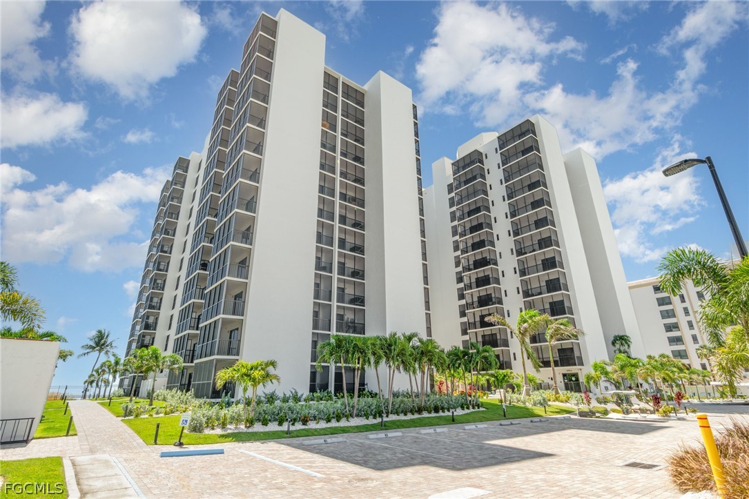 6612 Estero BLVD 1104