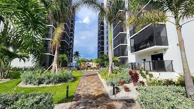 6612 Estero BLVD 1104