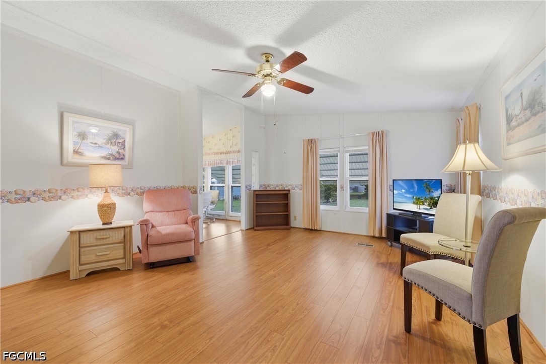 508 Pine Tree CT