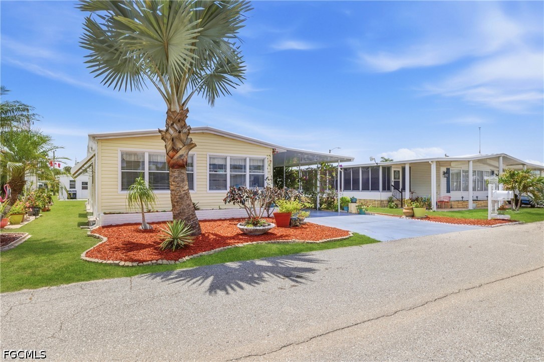 502 Pine Tree CT