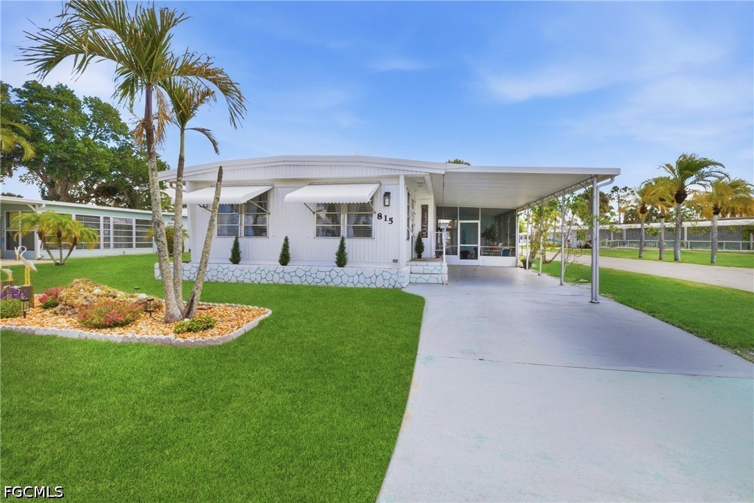 815 Holly Berry CT