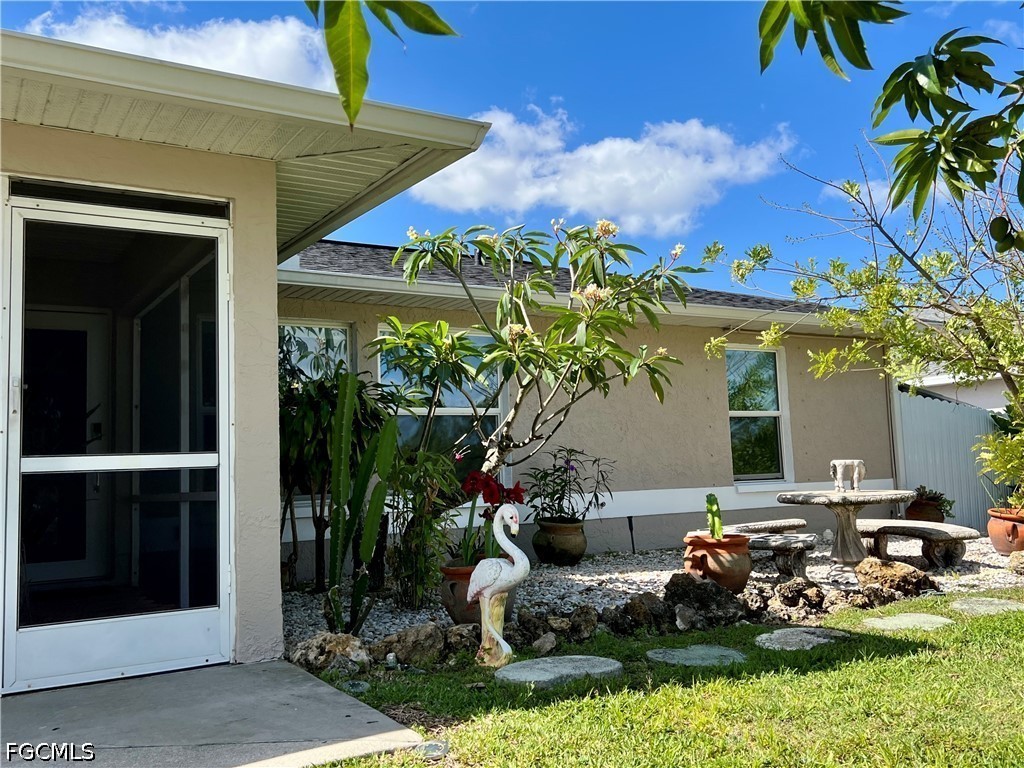 702 SW 25th ST