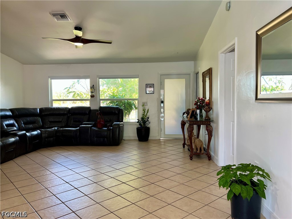 702 SW 25th ST