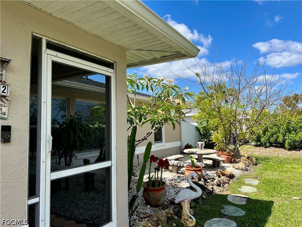 702 SW 25th ST