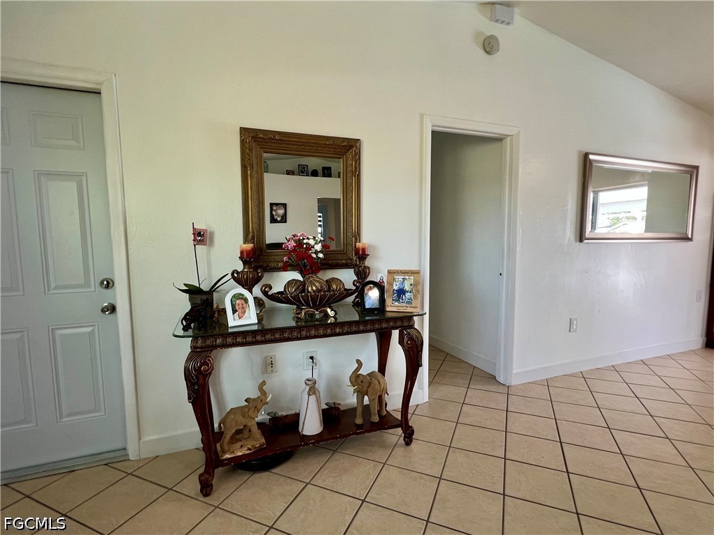 702 SW 25th ST