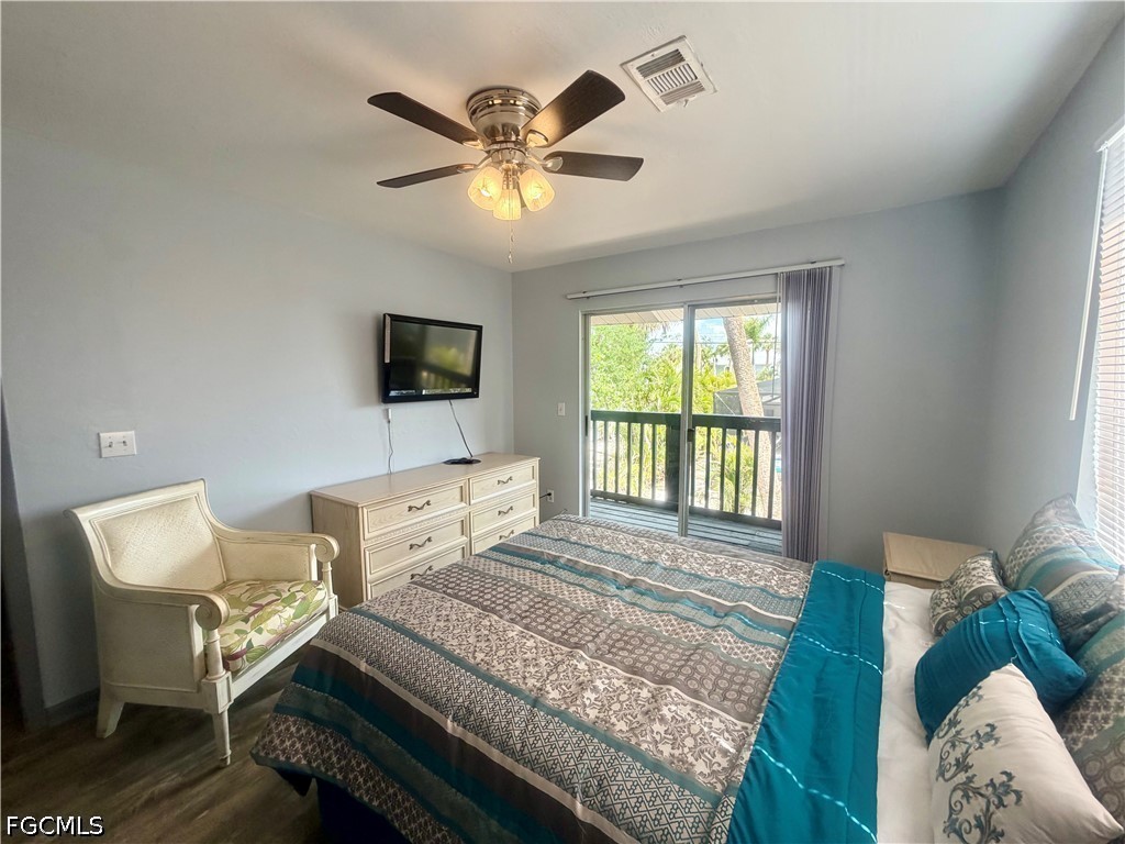 200 Mid Island DR