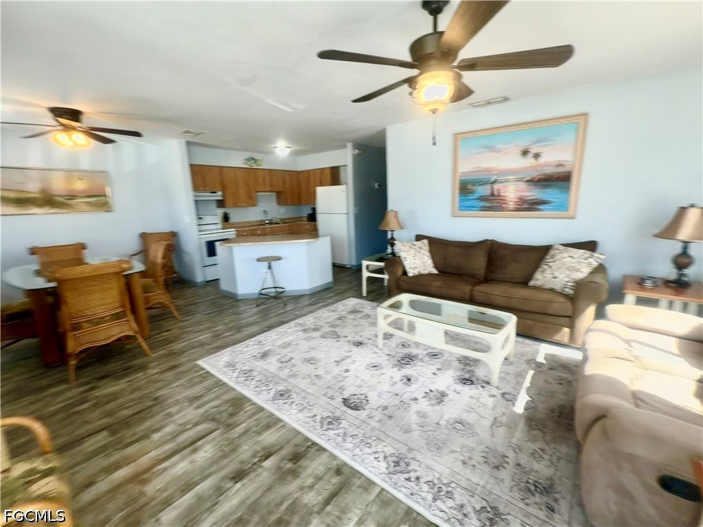 200 Mid Island DR