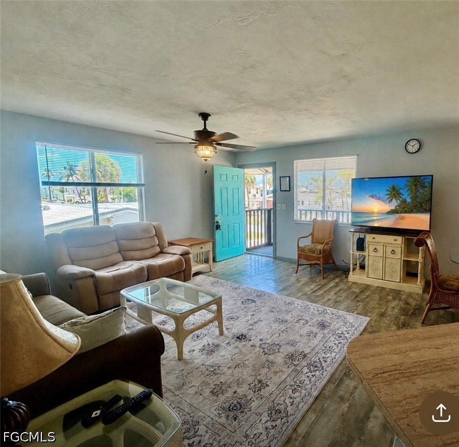 200 Mid Island DR