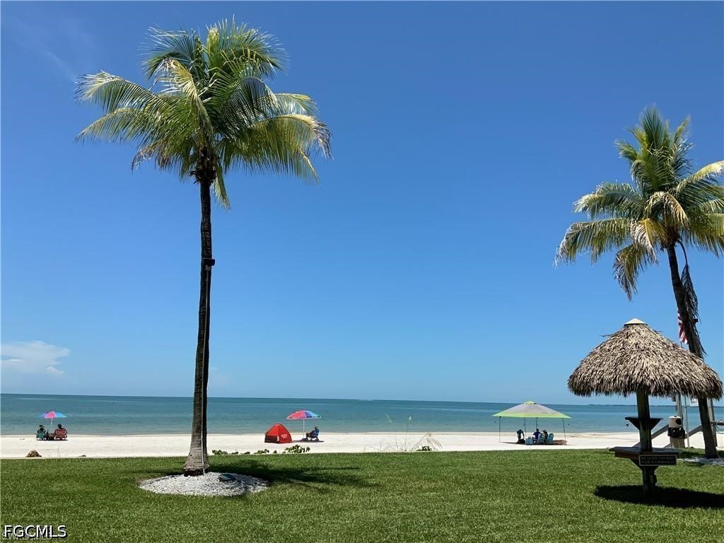 200 Mid Island DR