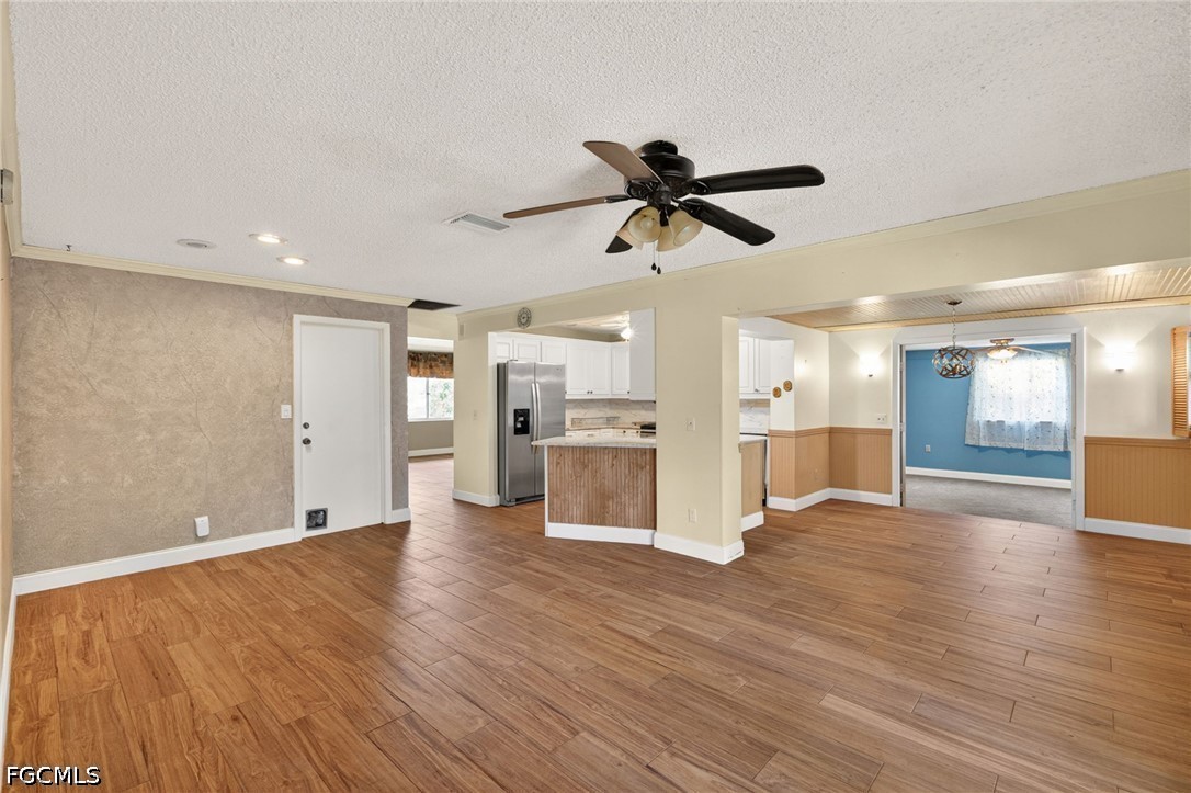 5240 Versaille CT