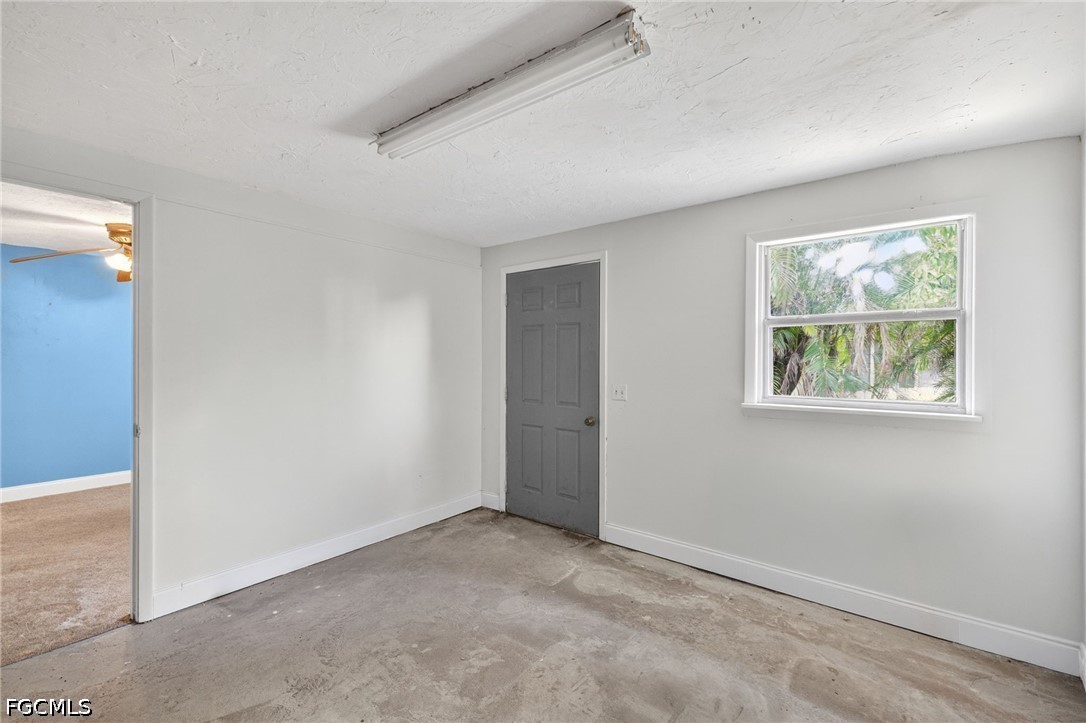 5240 Versaille CT