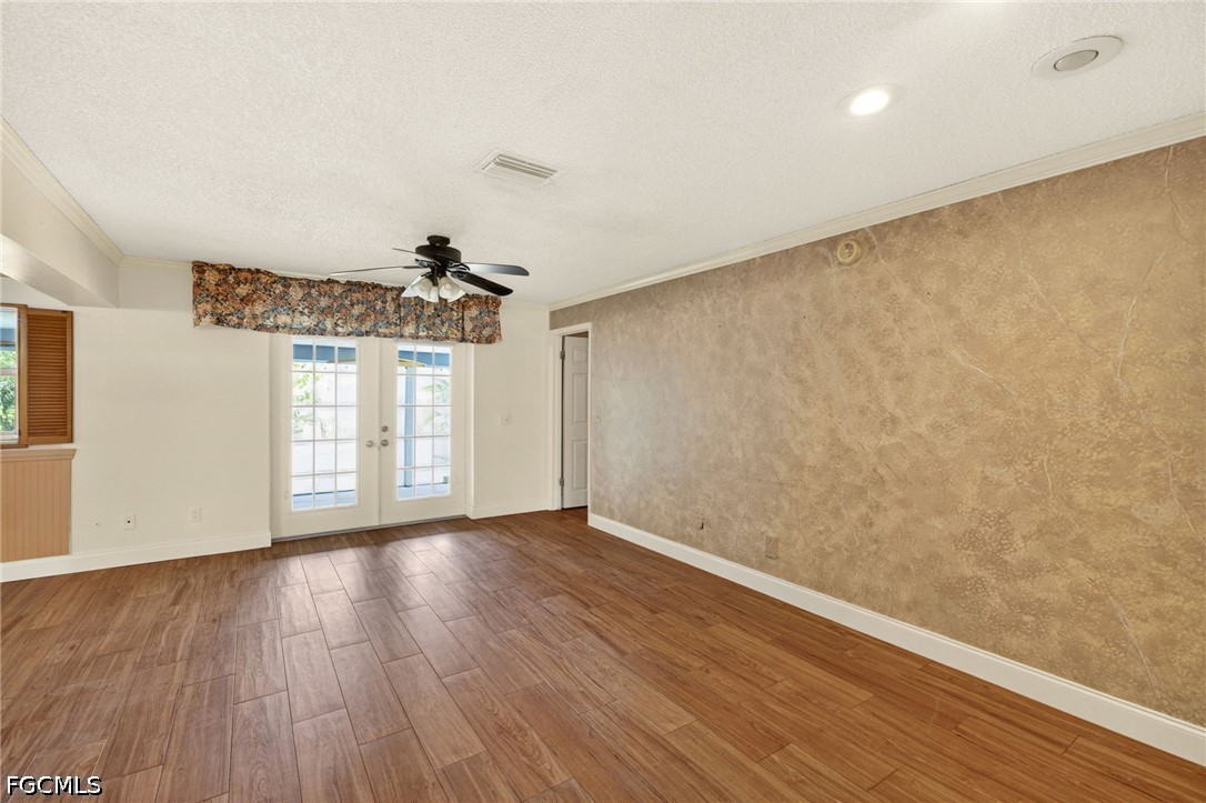 5240 Versaille CT