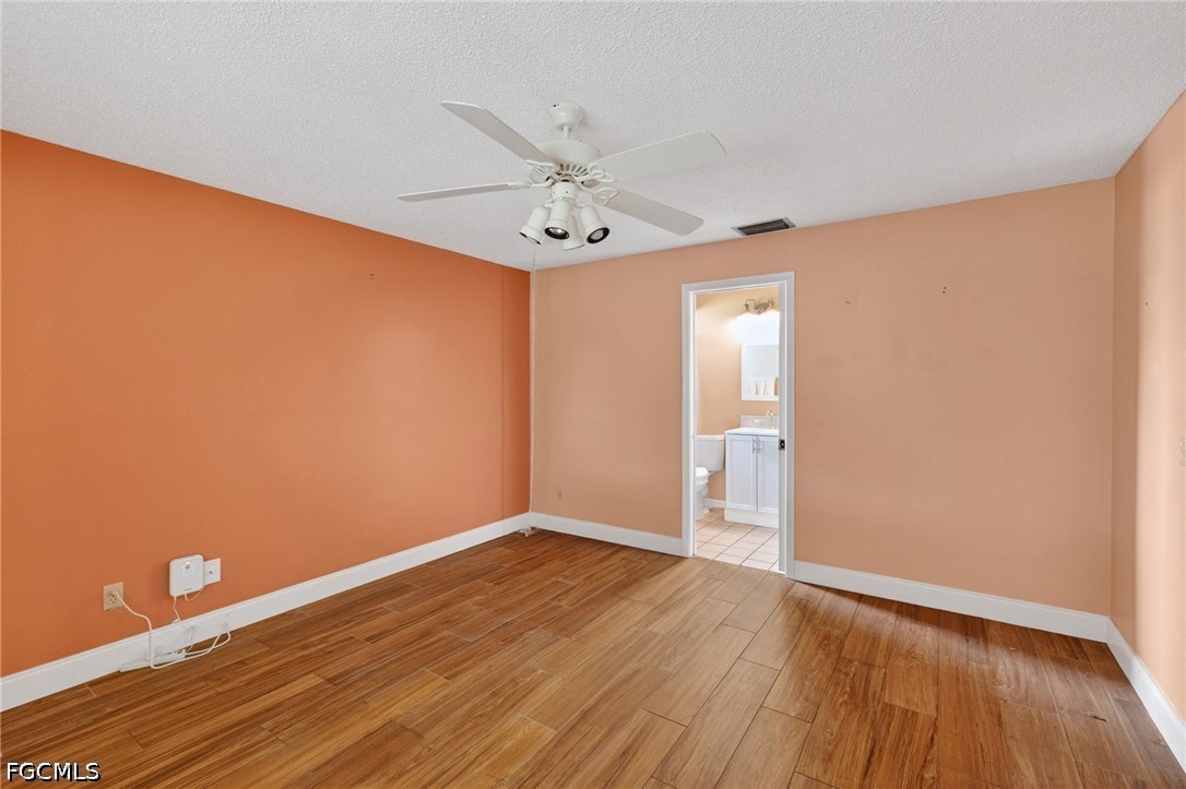5240 Versaille CT