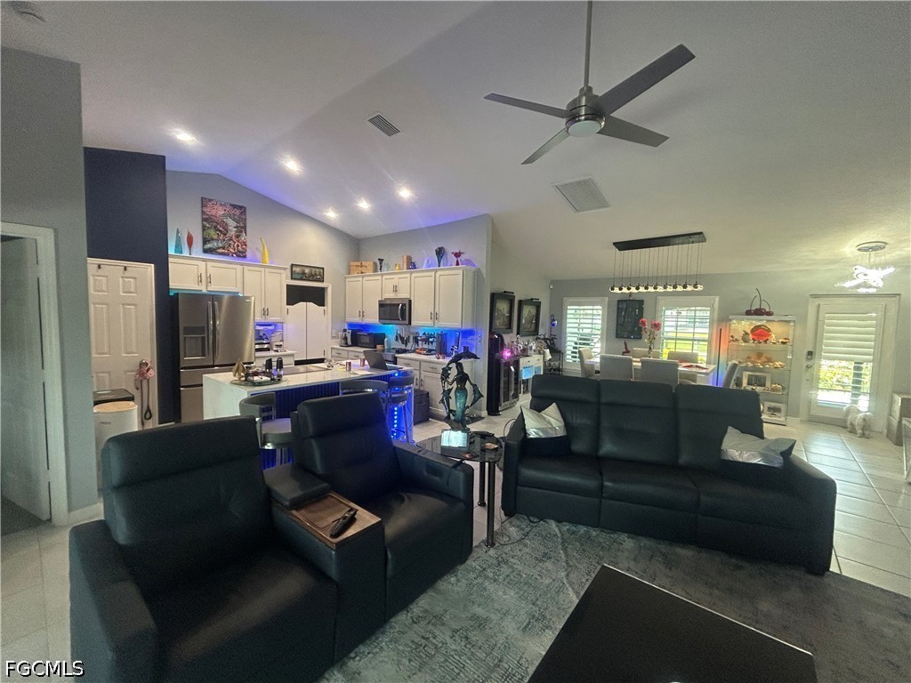 1811 SW 3rd TER