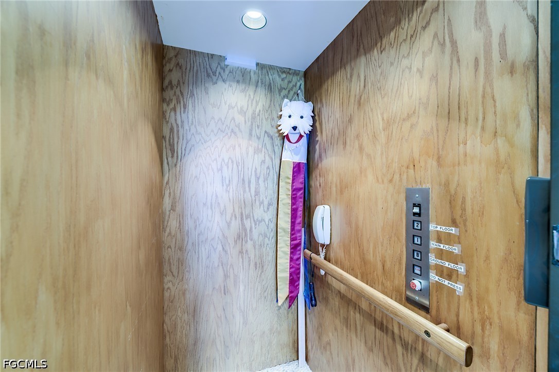 12205 Siesta DR