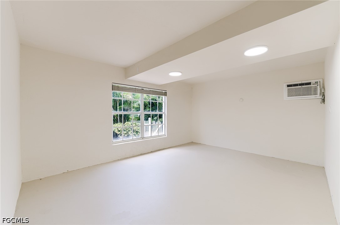 12205 Siesta DR