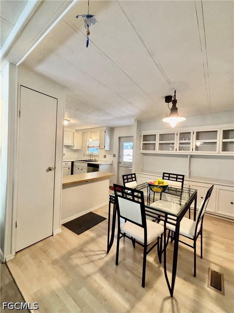 730 Knotty Pine CIR