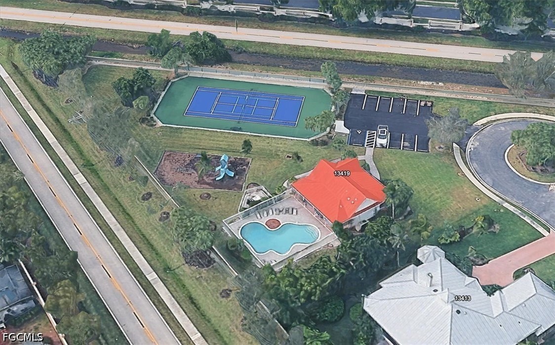 15627 Caloosa Creek CIR
