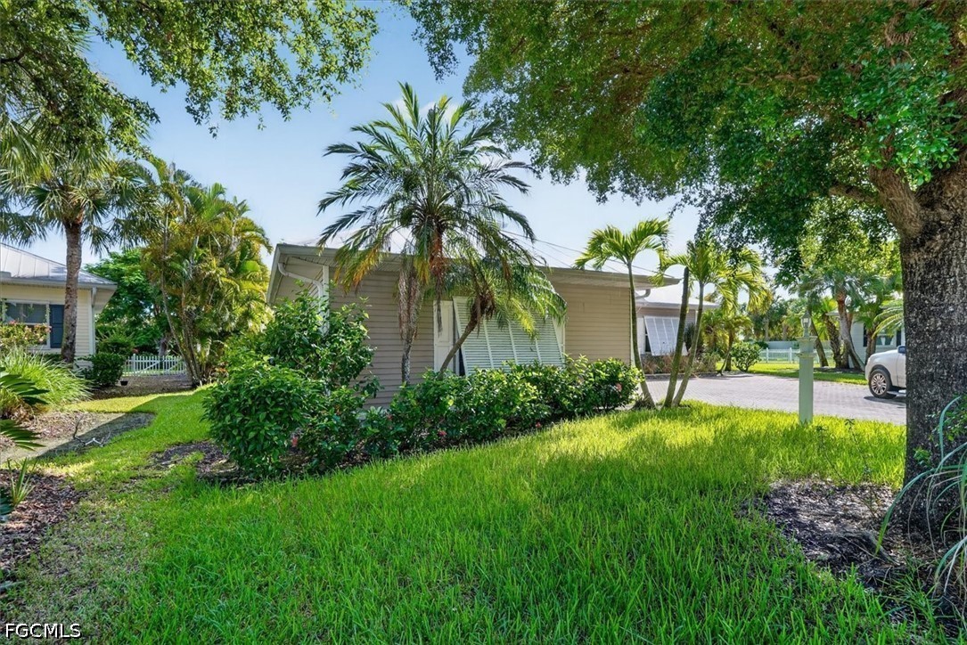 15627 Caloosa Creek CIR