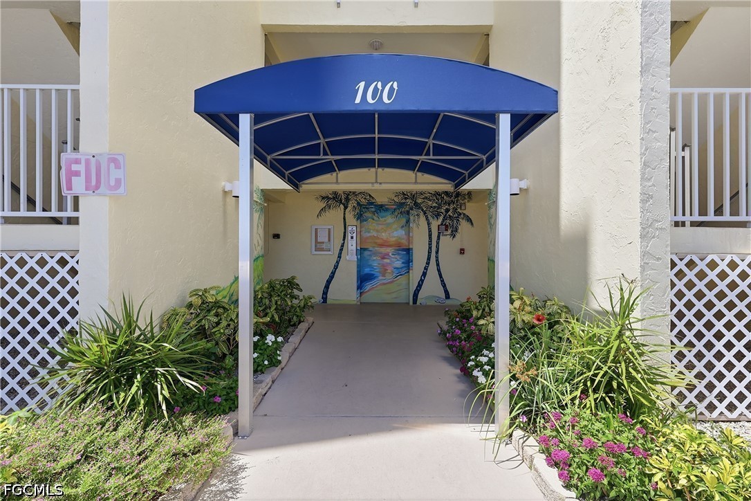 100 Estero BLVD 433