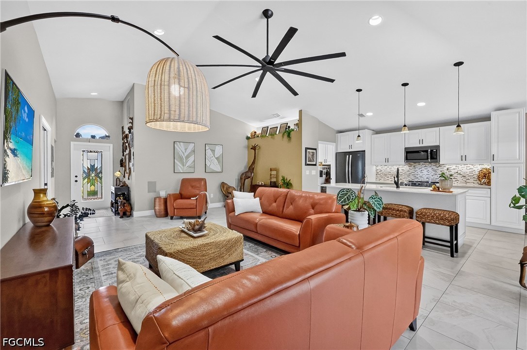 14066 Castle Hill WAY
