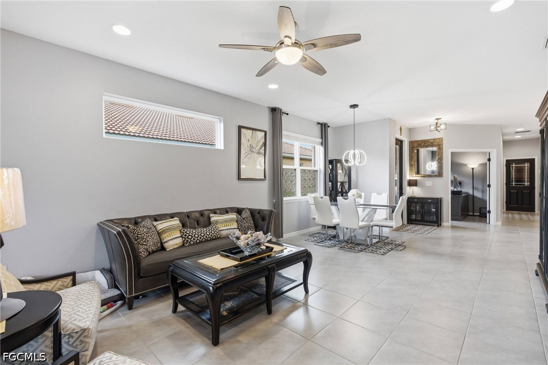 4439 Dutchess Park RD