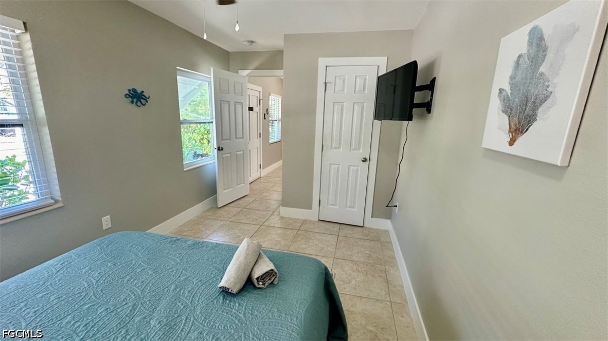 228 Fairweather LN