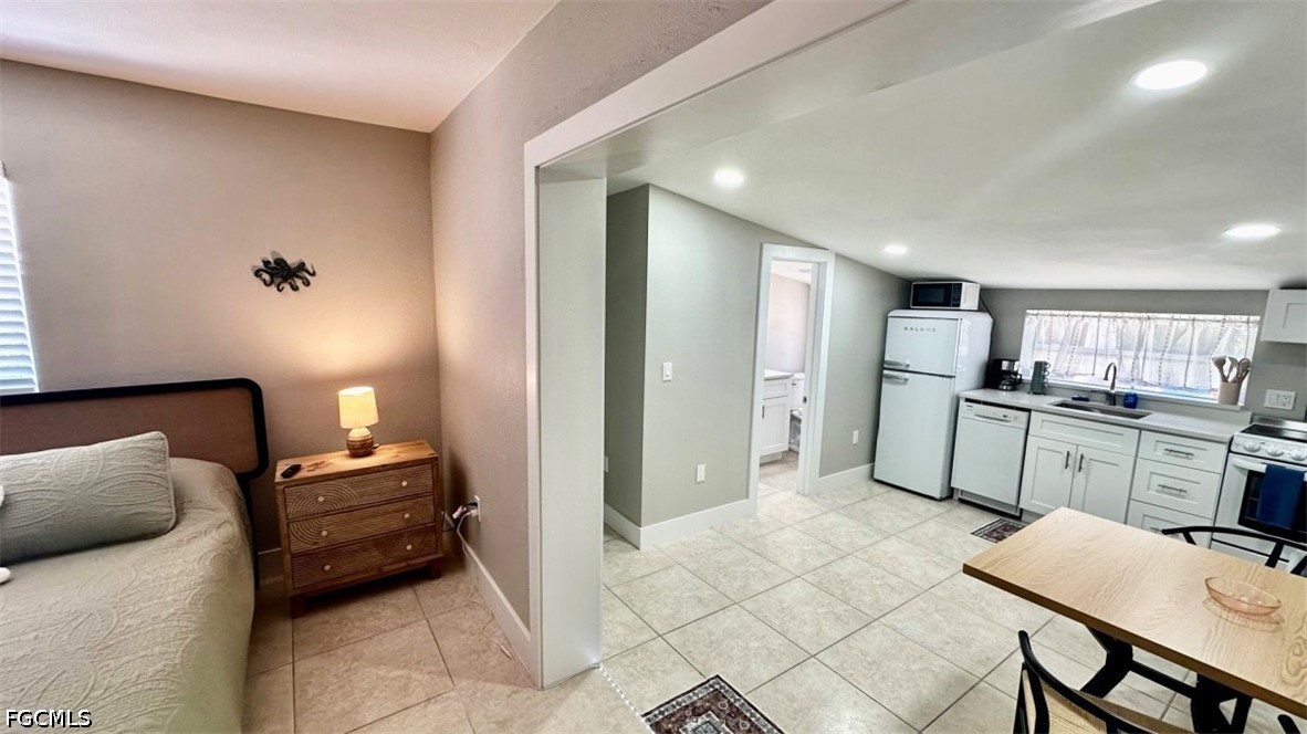 228 Fairweather LN