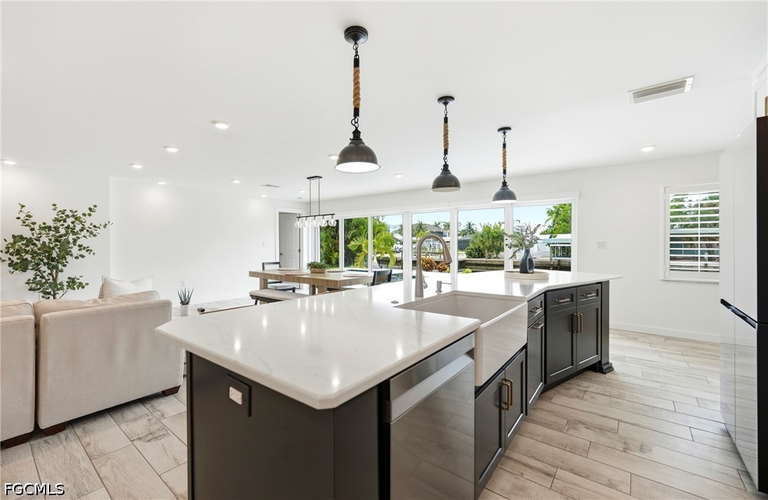 16 Sunview BLVD