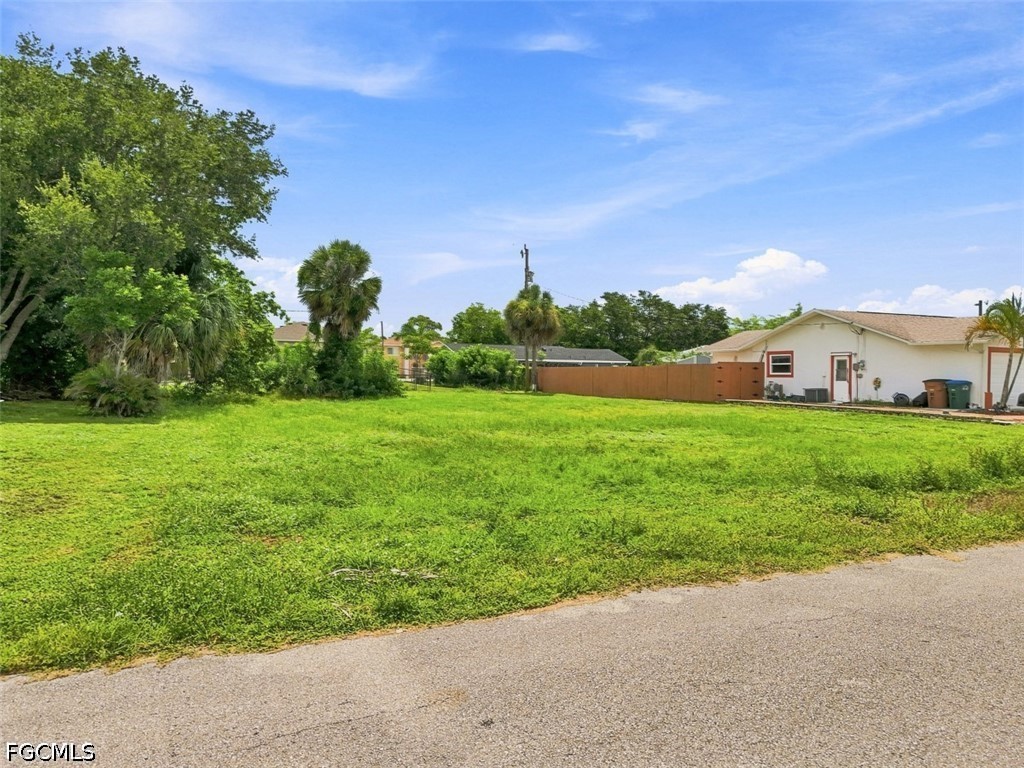 1221 SE 23rd AVE
