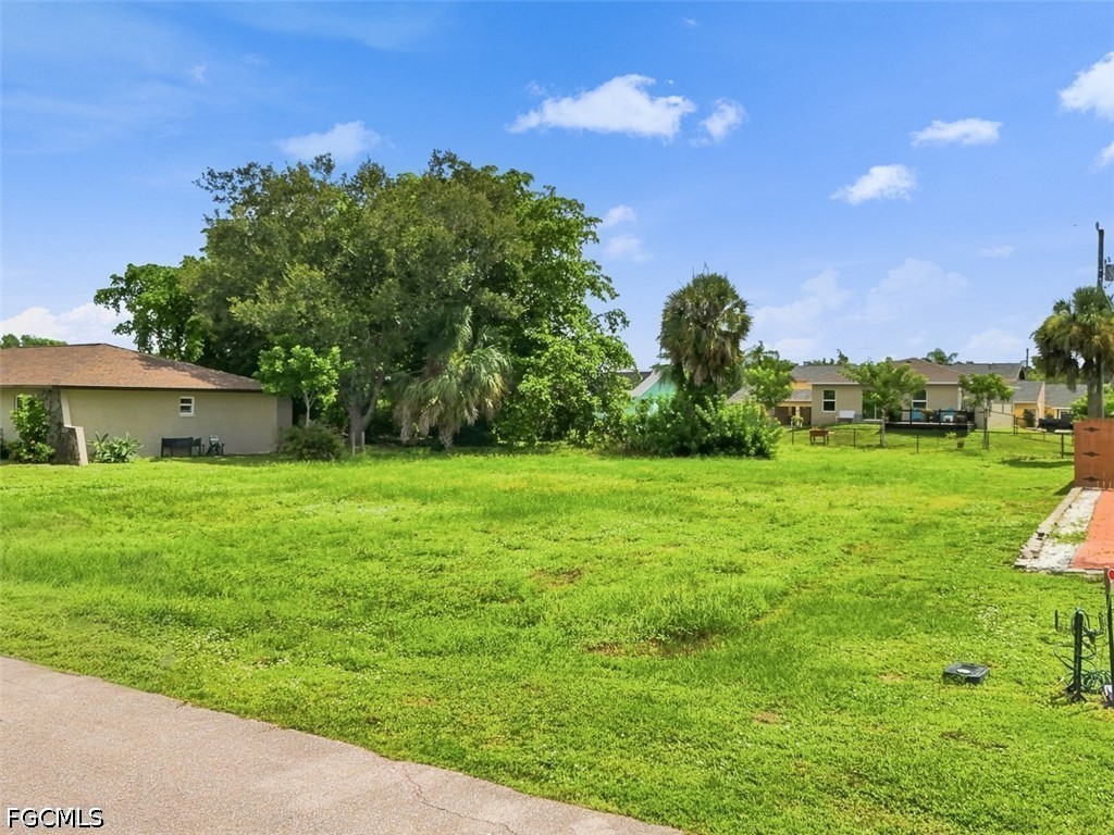 1221 SE 23rd AVE
