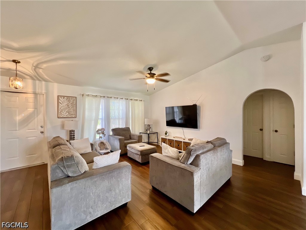 231 SW 33rd ST