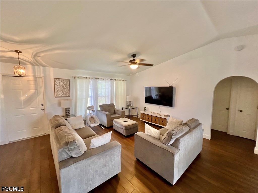 231 SW 33rd ST