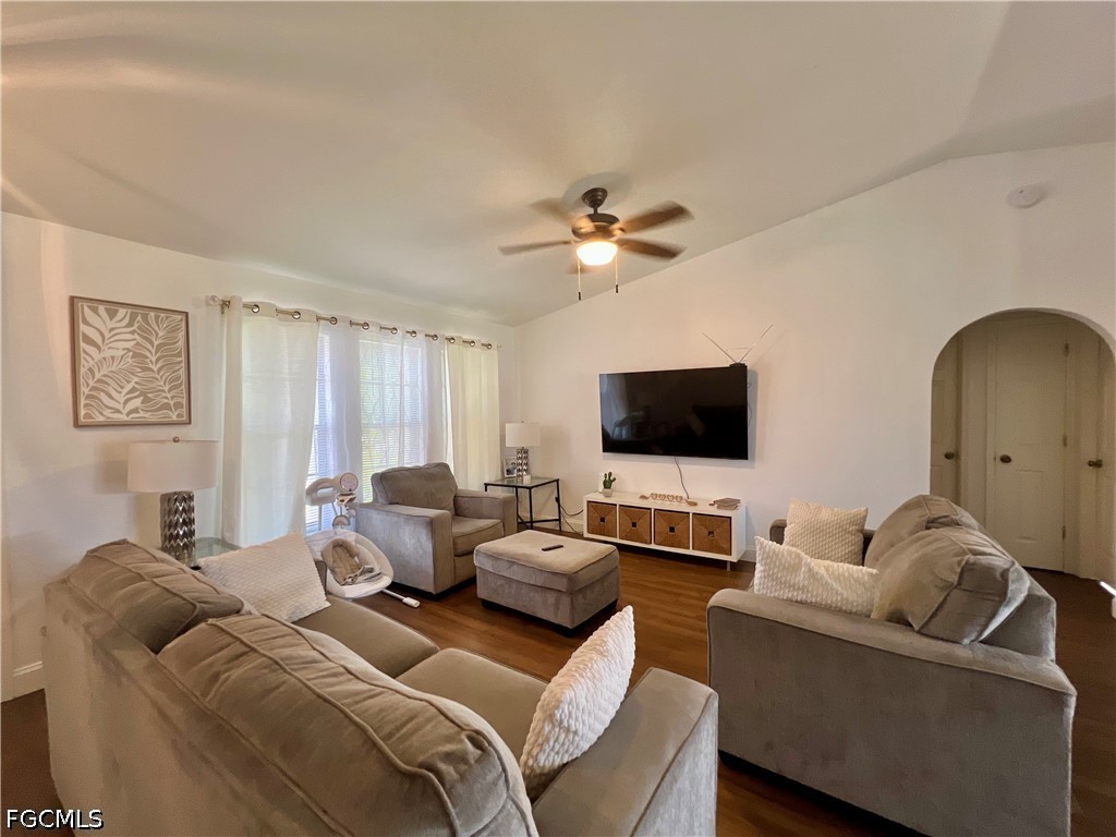 231 SW 33rd ST