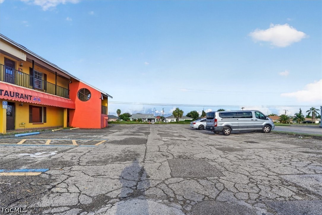 3724 Del Prado BLVD S