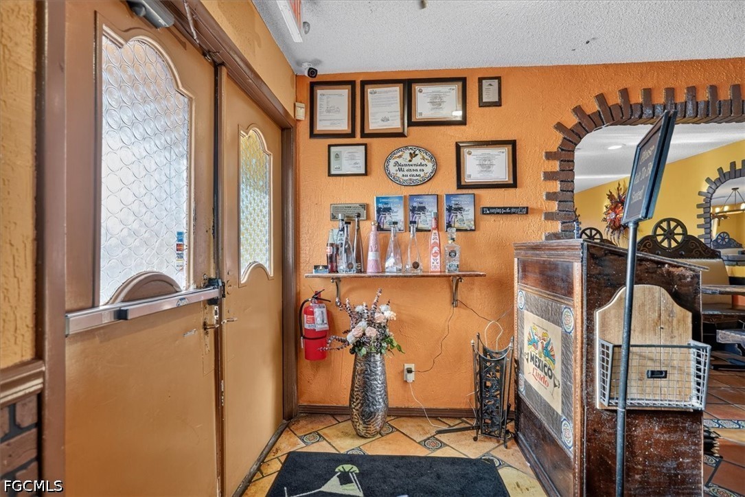 3724 Del Prado BLVD S