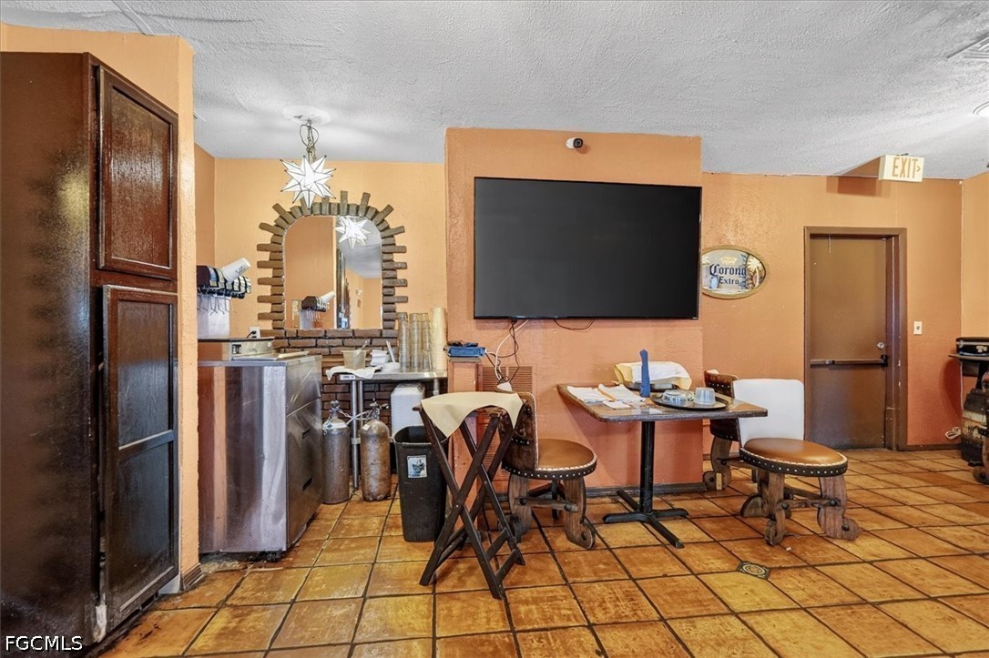 3724 Del Prado BLVD S