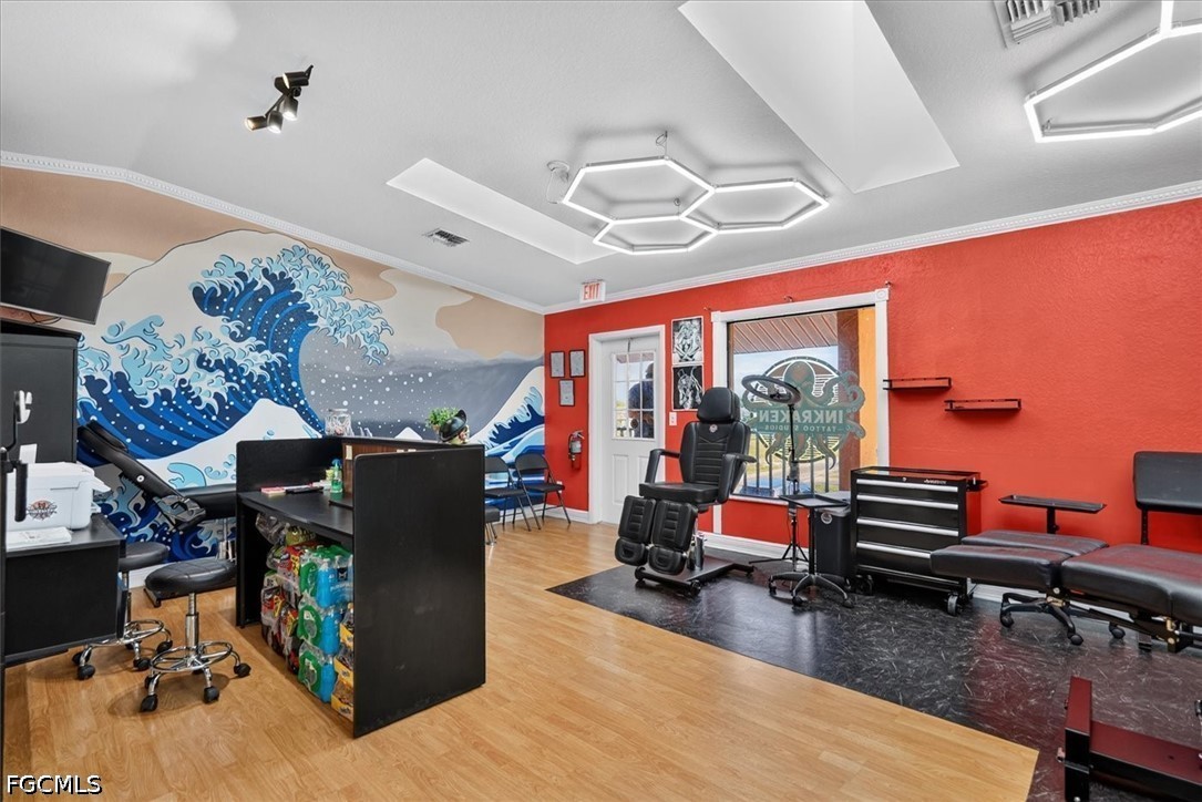 3724 Del Prado BLVD S